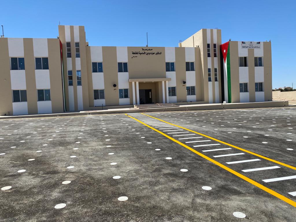 مبنى مدرسة تم إنجازه